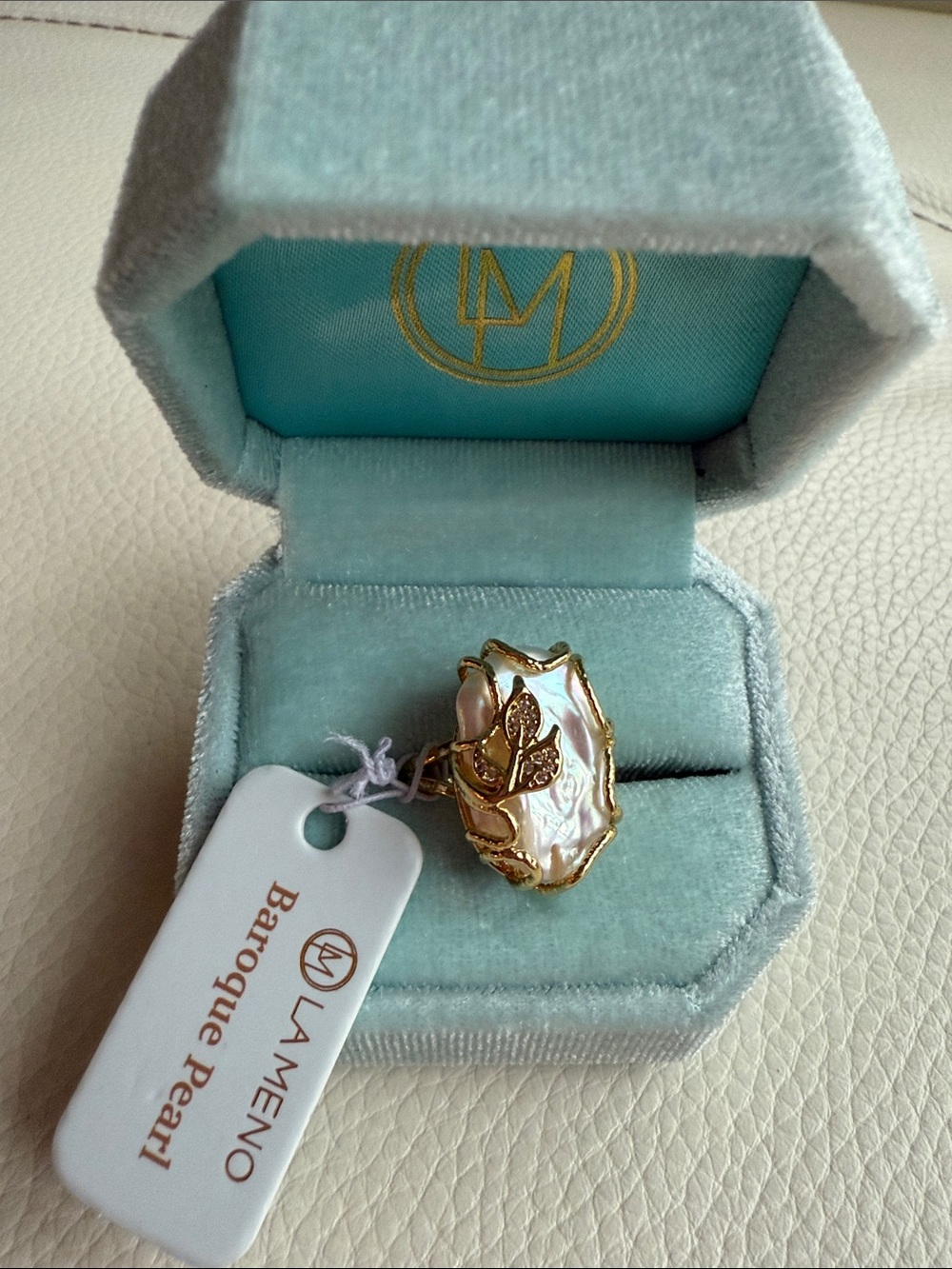 LA MENO Freshwater Pearl Leaf Ring